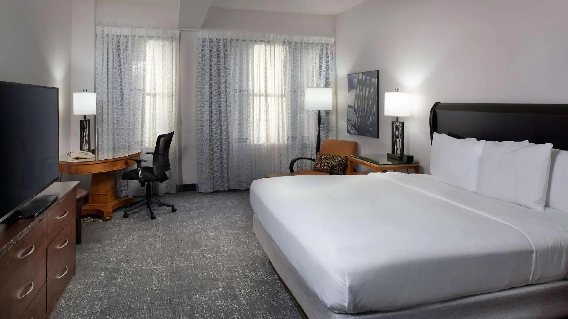 Отель Doubletree By Hilton Memphis Downtown